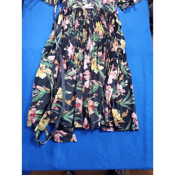 Pretty Little Thing floral pleated midi Dress Hotsell Size 8  NEW - Picture 16 of 16